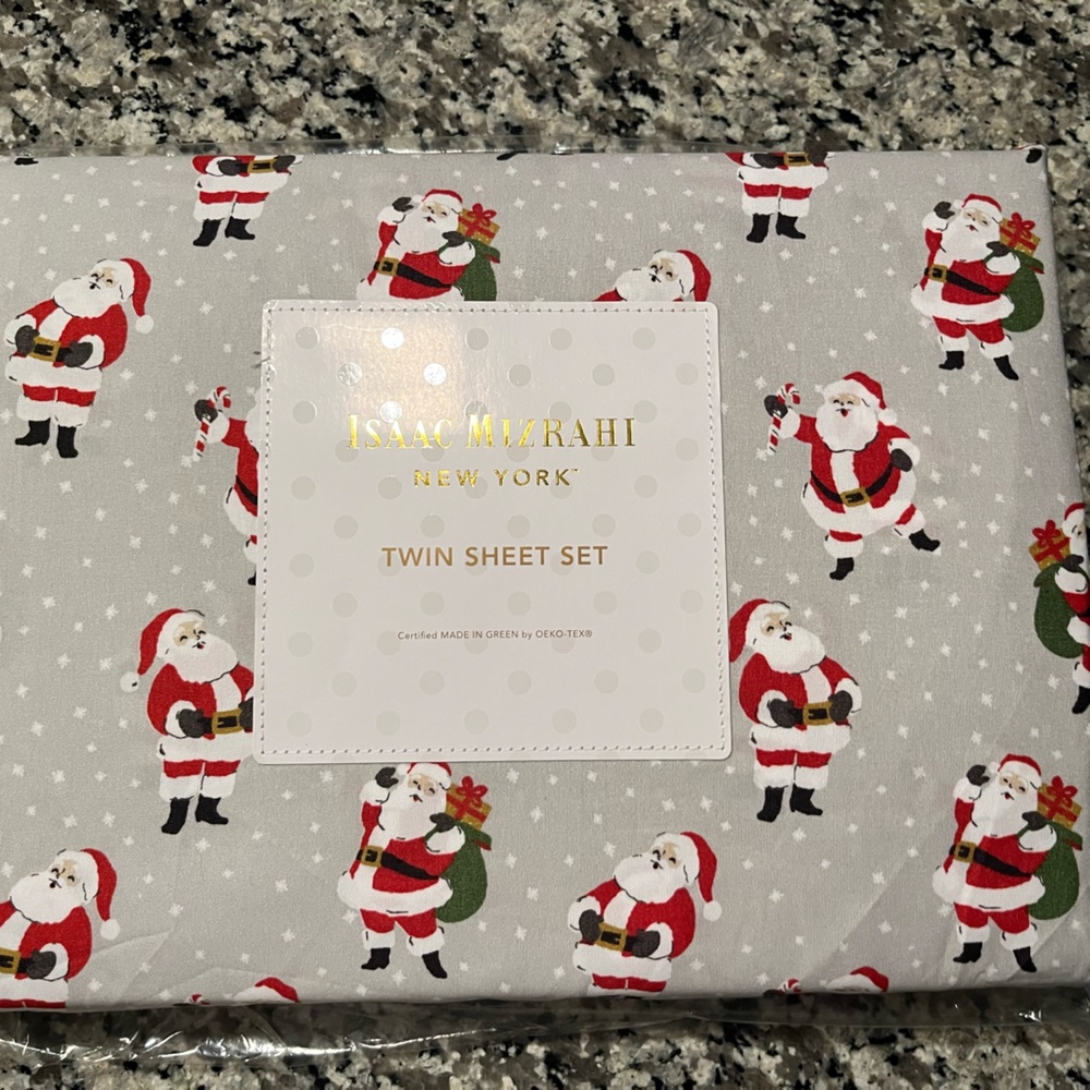 ⭐️ Isaac Mizrahi New York Santa Claus twin sheet set